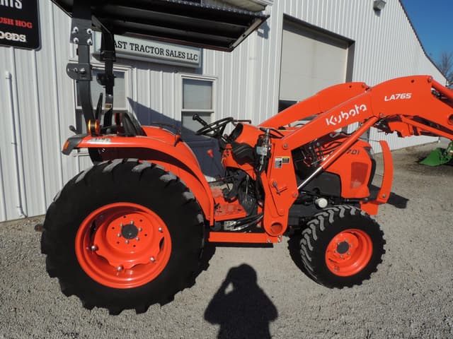 Image of Kubota L4701DT equipment image 3
