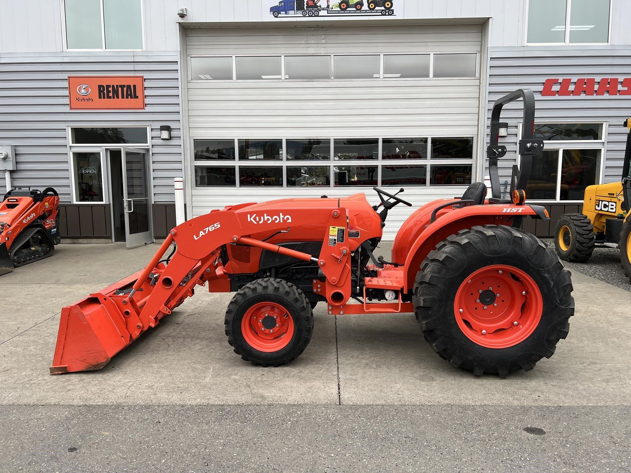 2021 Kubota L4701 Equipment Image0