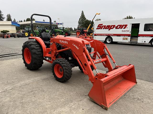 Image of Kubota L4701 equipment image 3