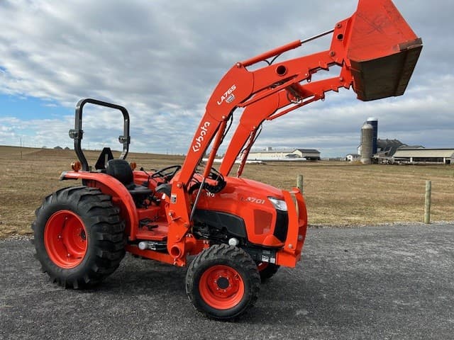 Image of Kubota L4701HST equipment image 3