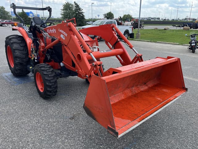Image of Kubota L5460HST equipment image 3