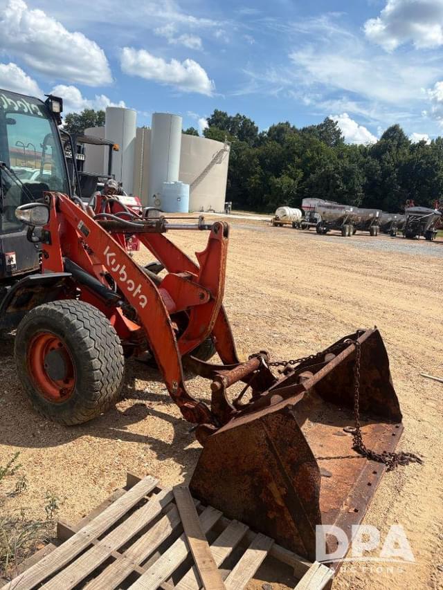 Image of Kubota R540 equipment image 2