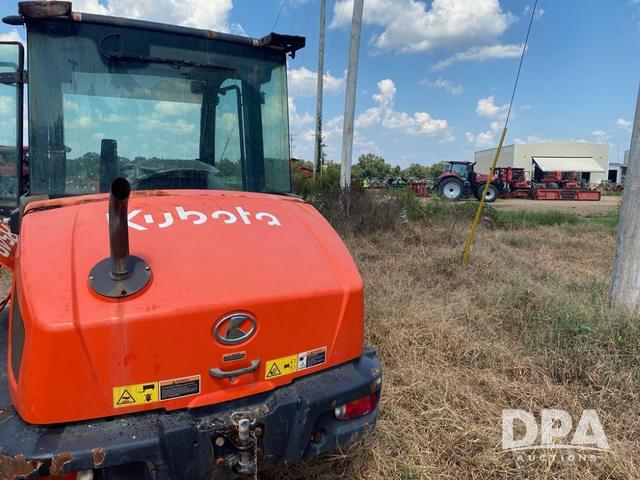 Image of Kubota R540 equipment image 4
