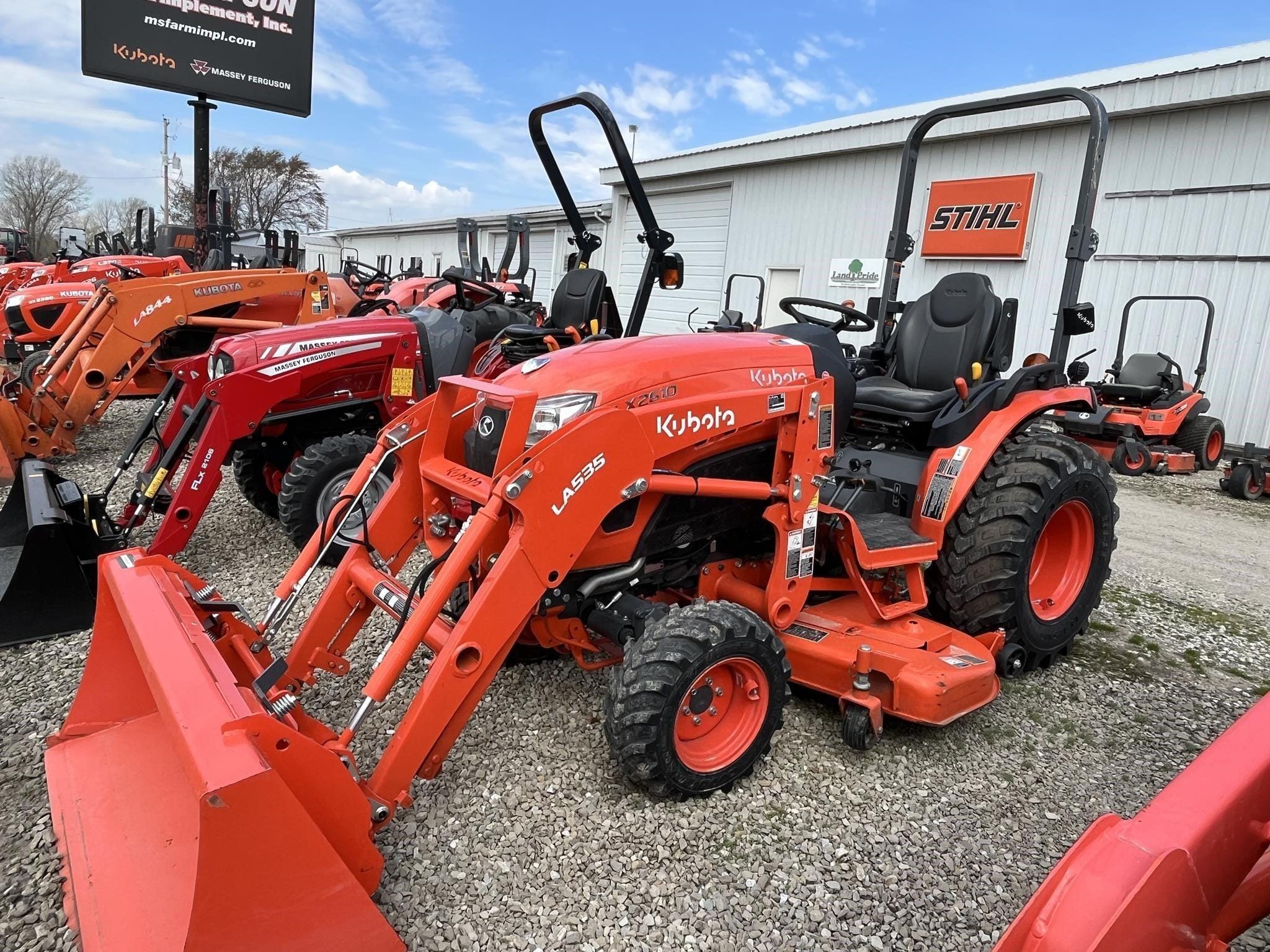 Main image Kubota LX2610HSD