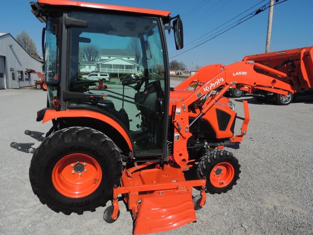 Image of Kubota LX2610HSD equipment image 4