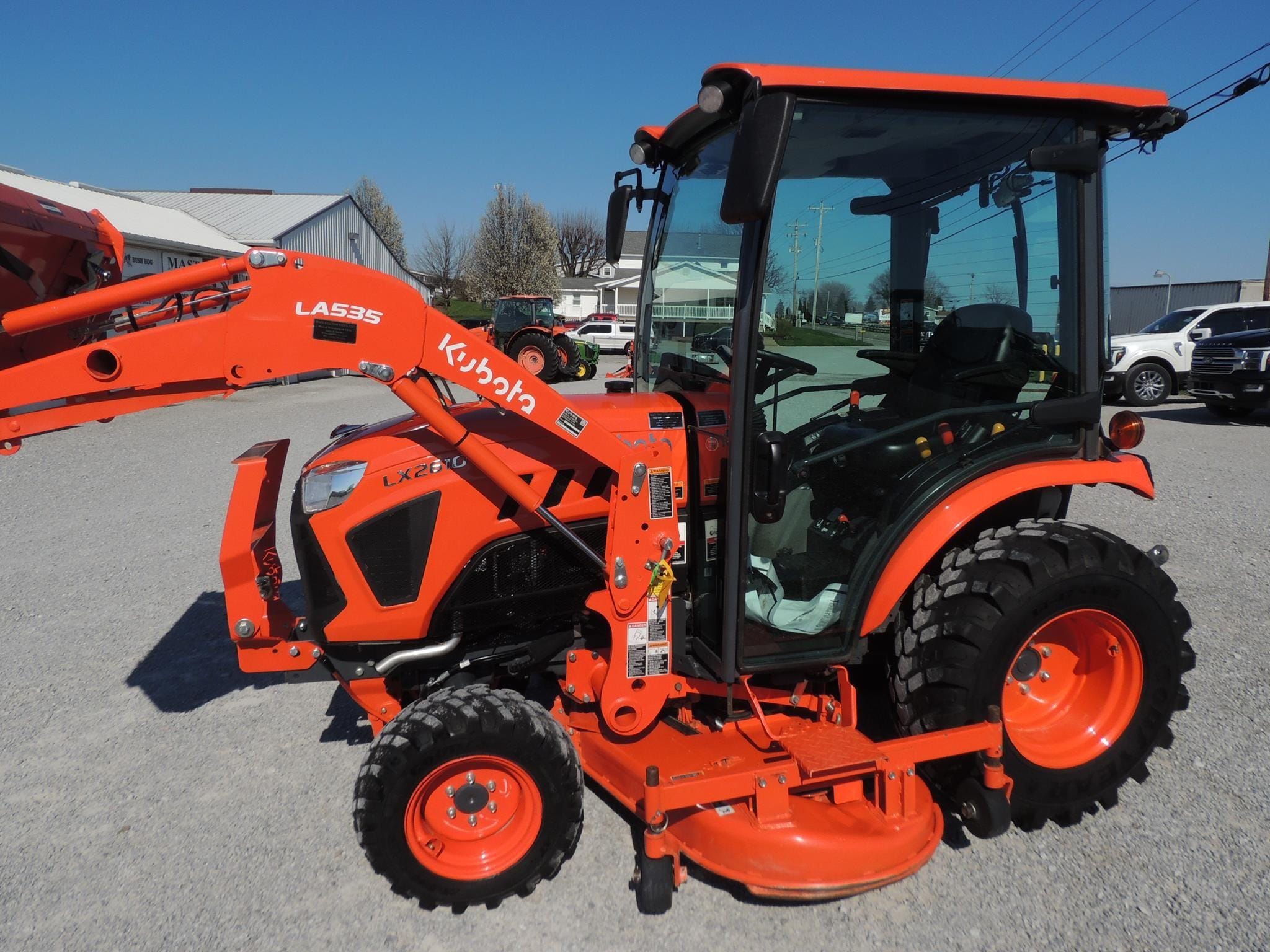 2021 Kubota LX2610HSD Equipment Image0