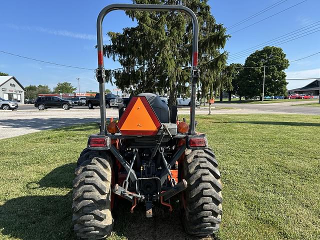 Image of Kubota LX2610HSD equipment image 4