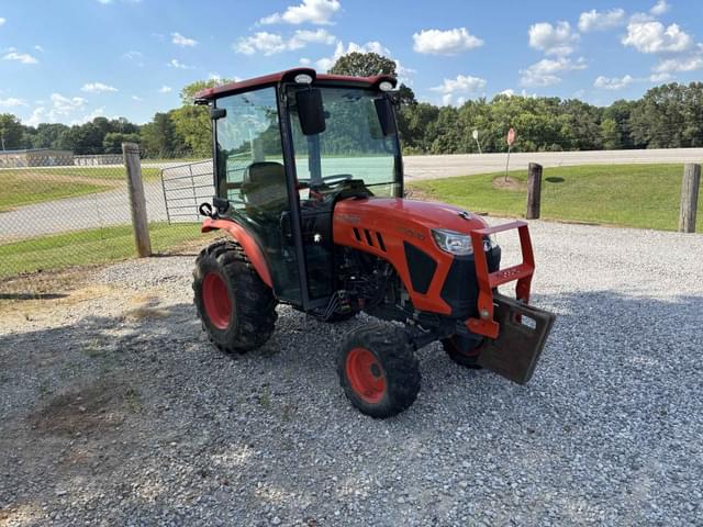 Image of Kubota LX2610HSDC equipment image 4