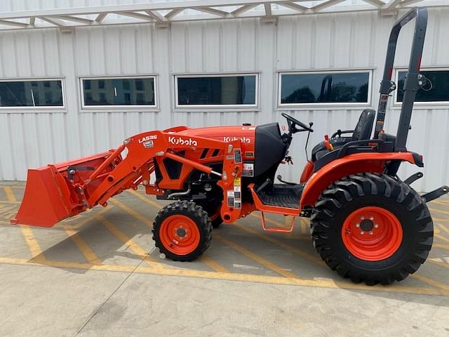 Image of Kubota LX2610SUHSD Primary image