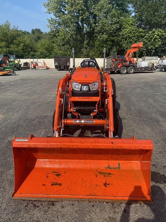 Image of Kubota LX2610SUHSD equipment image 1