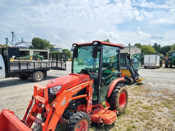 2021 Kubota LX3310 Equipment Image0