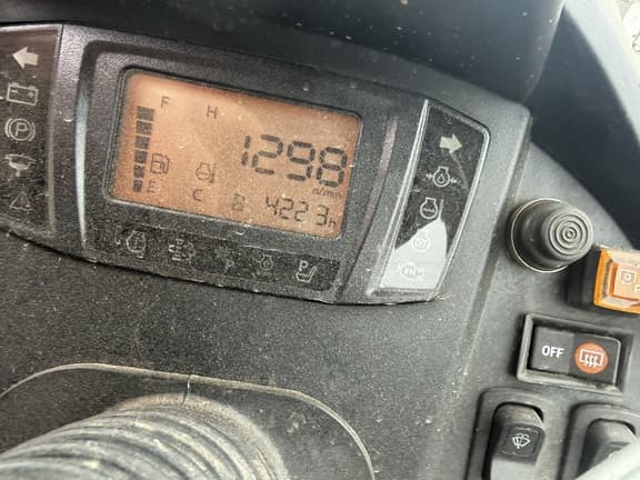 Image of Kubota LX3310 equipment image 2
