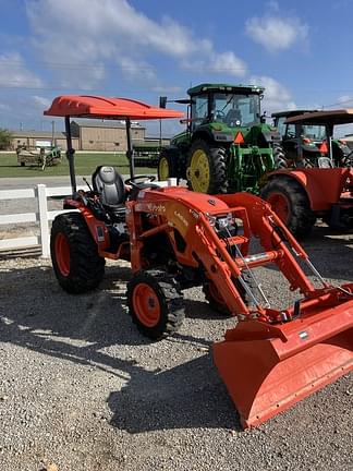 Image of Kubota LX3310 equipment image 1