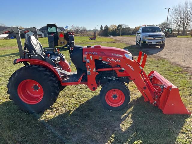 Image of Kubota LX3310HSD equipment image 3