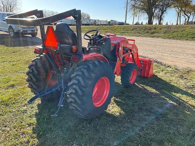 Image of Kubota LX3310HSD equipment image 4