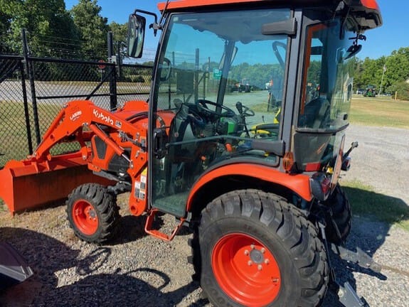Main image Kubota LX3310
