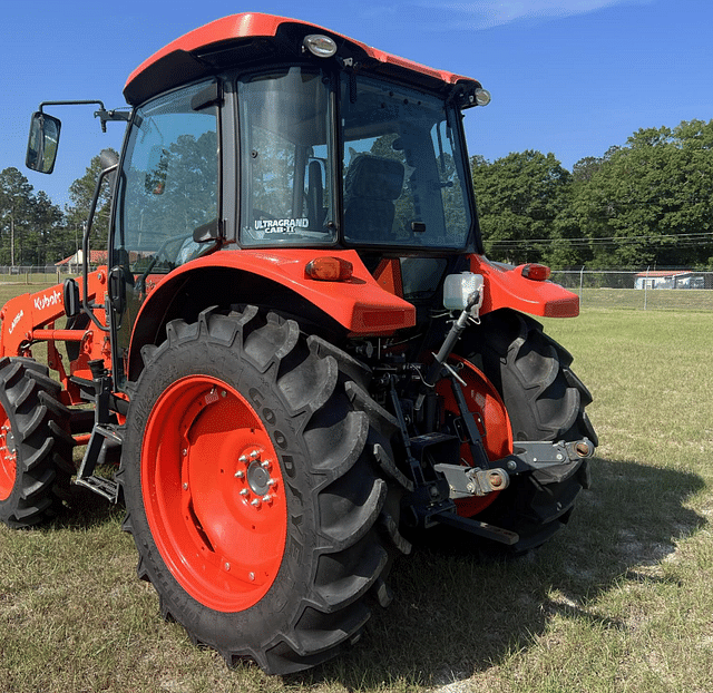 Image of Kubota M4-071 equipment image 3