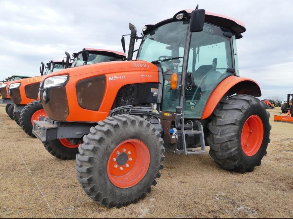 2021 Kubota M5-111 Equipment Image0