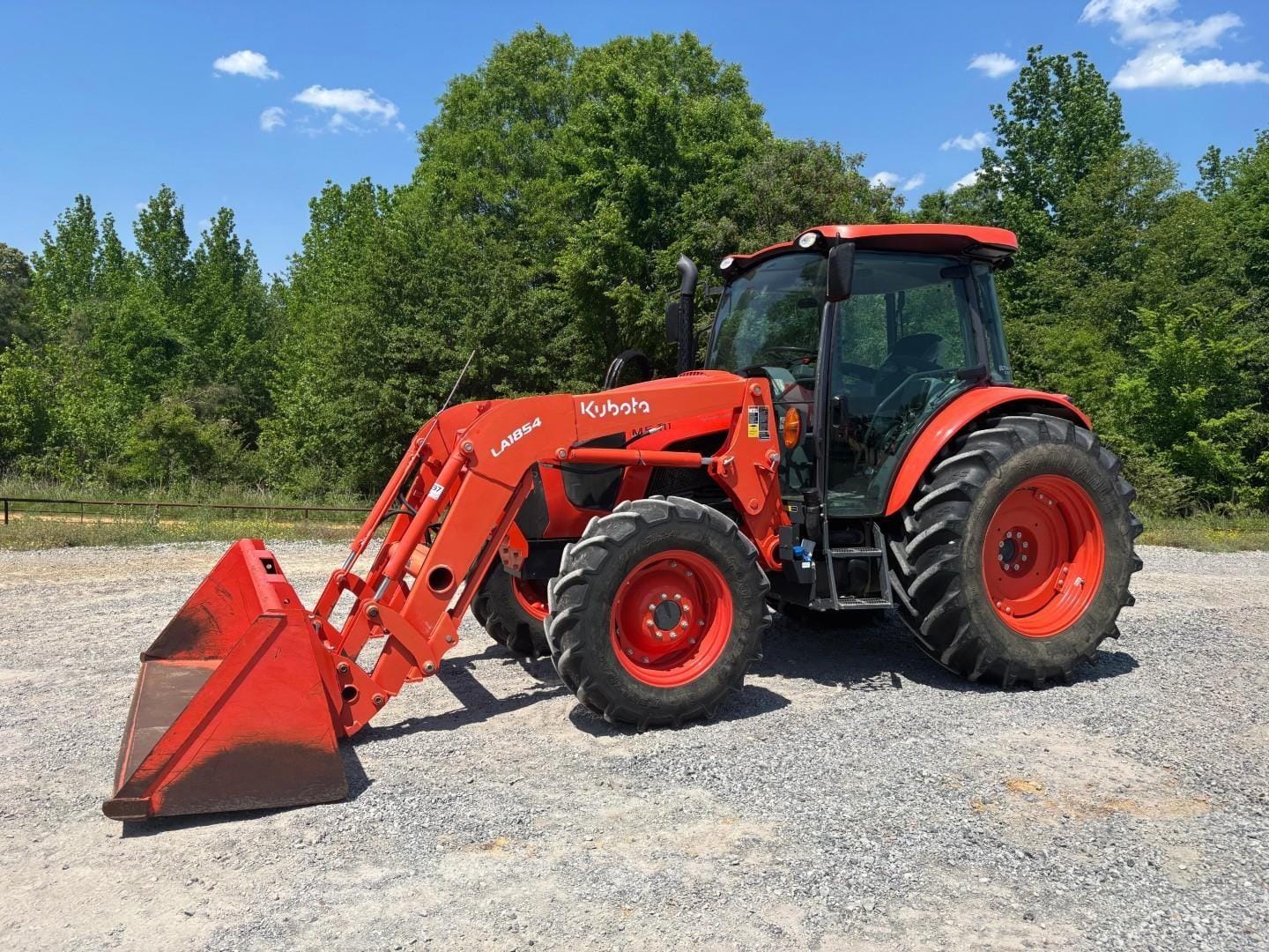 2021 Kubota M5-111D Equipment Image0