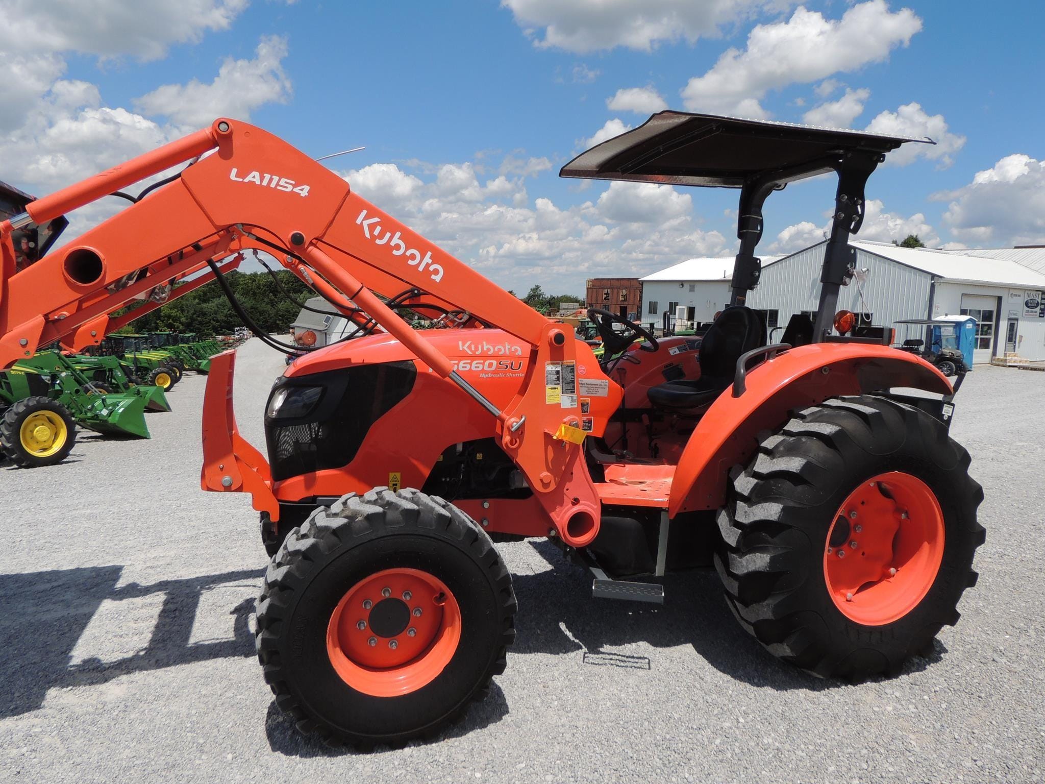 2021 Kubota M5660SUHD Equipment Image0