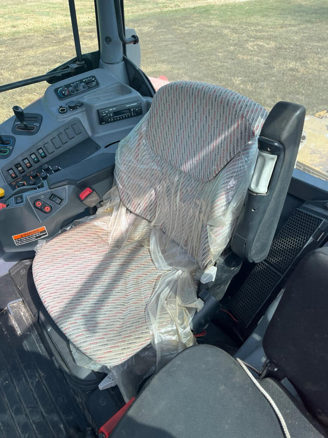 Image of Kubota M6-131 equipment image 1