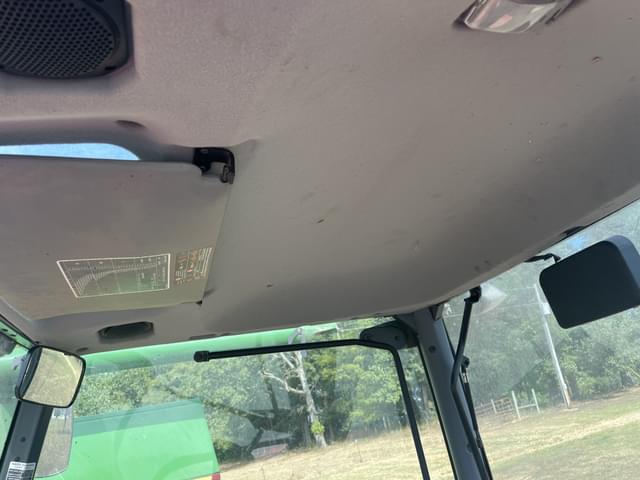 Image of Kubota M6-131 equipment image 3