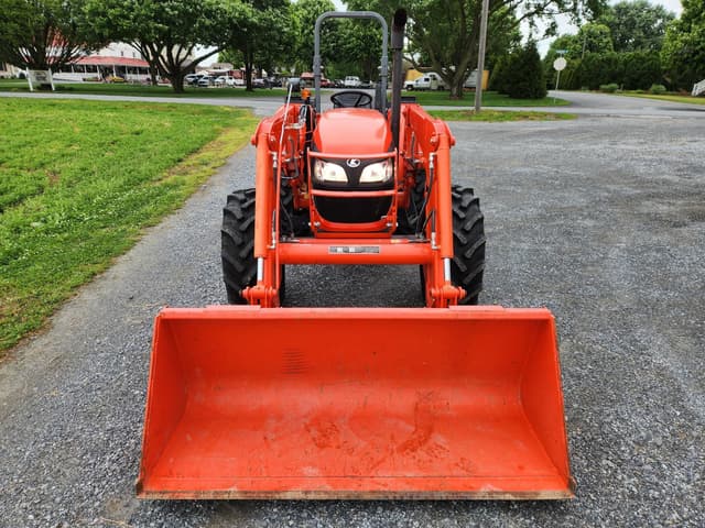 Image of Kubota M6060HD equipment image 2