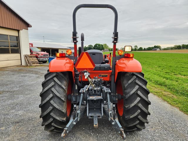 Image of Kubota M6060HD equipment image 3