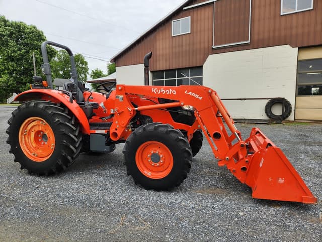 Image of Kubota M6060HD equipment image 1