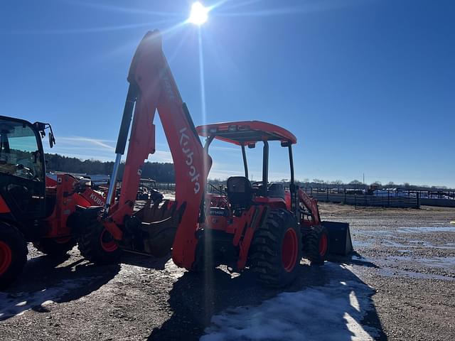 Image of Kubota M62 equipment image 3