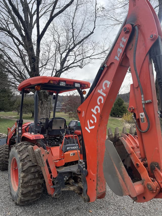 Image of Kubota M62 equipment image 3