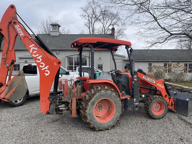 Image of Kubota M62 equipment image 1