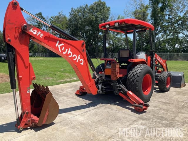 Image of Kubota M62 equipment image 4