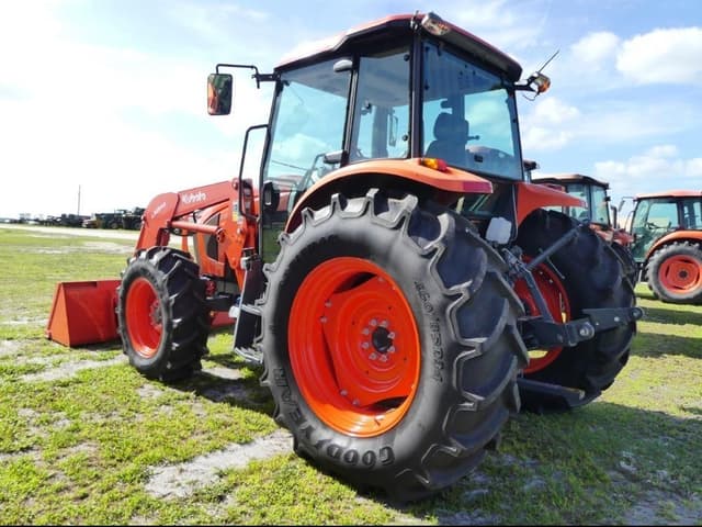 Image of Kubota M6S-111 equipment image 3