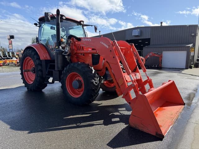 Image of Kubota M7.132 Deluxe equipment image 3