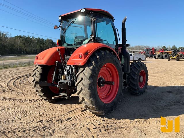 Image of Kubota M7.152 Deluxe equipment image 4
