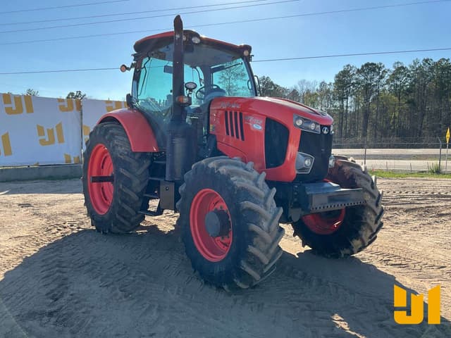 Image of Kubota M7.152 Deluxe equipment image 2