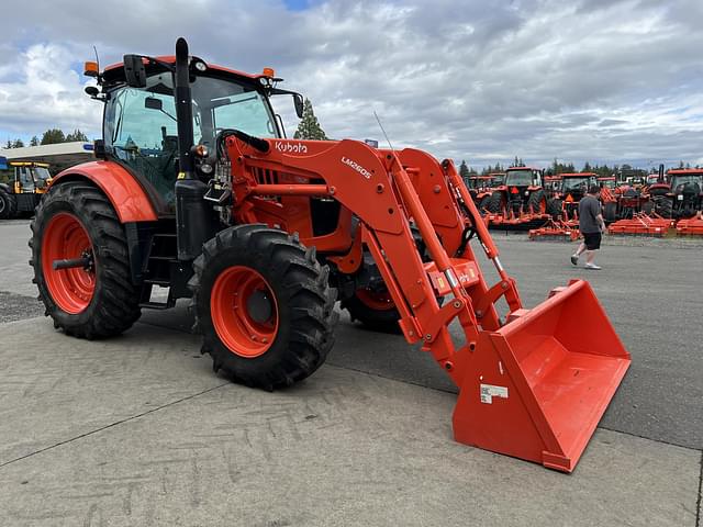 Image of Kubota M7.152 Deluxe equipment image 3