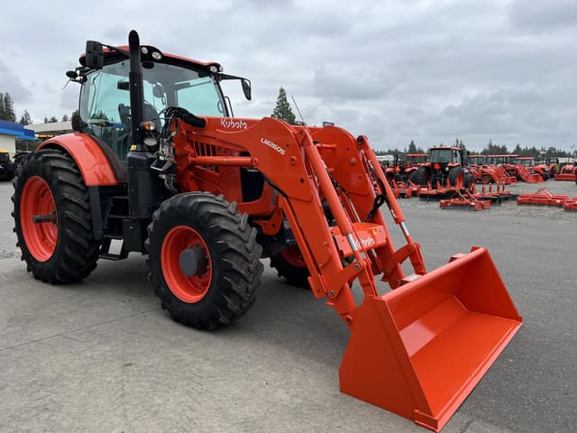 Image of Kubota M7.152 Deluxe equipment image 3