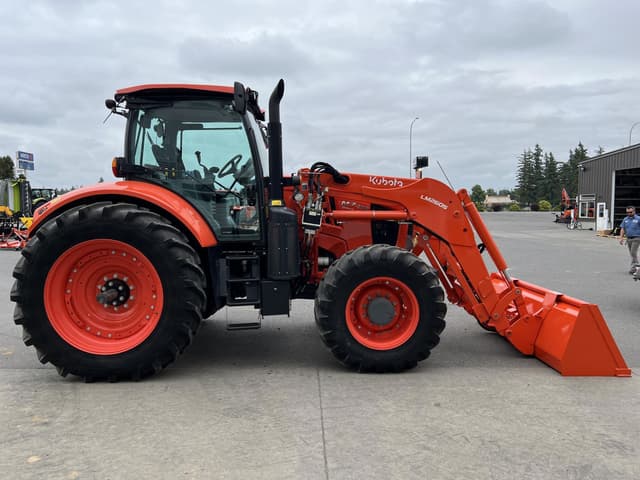Image of Kubota M7.152 Deluxe equipment image 4