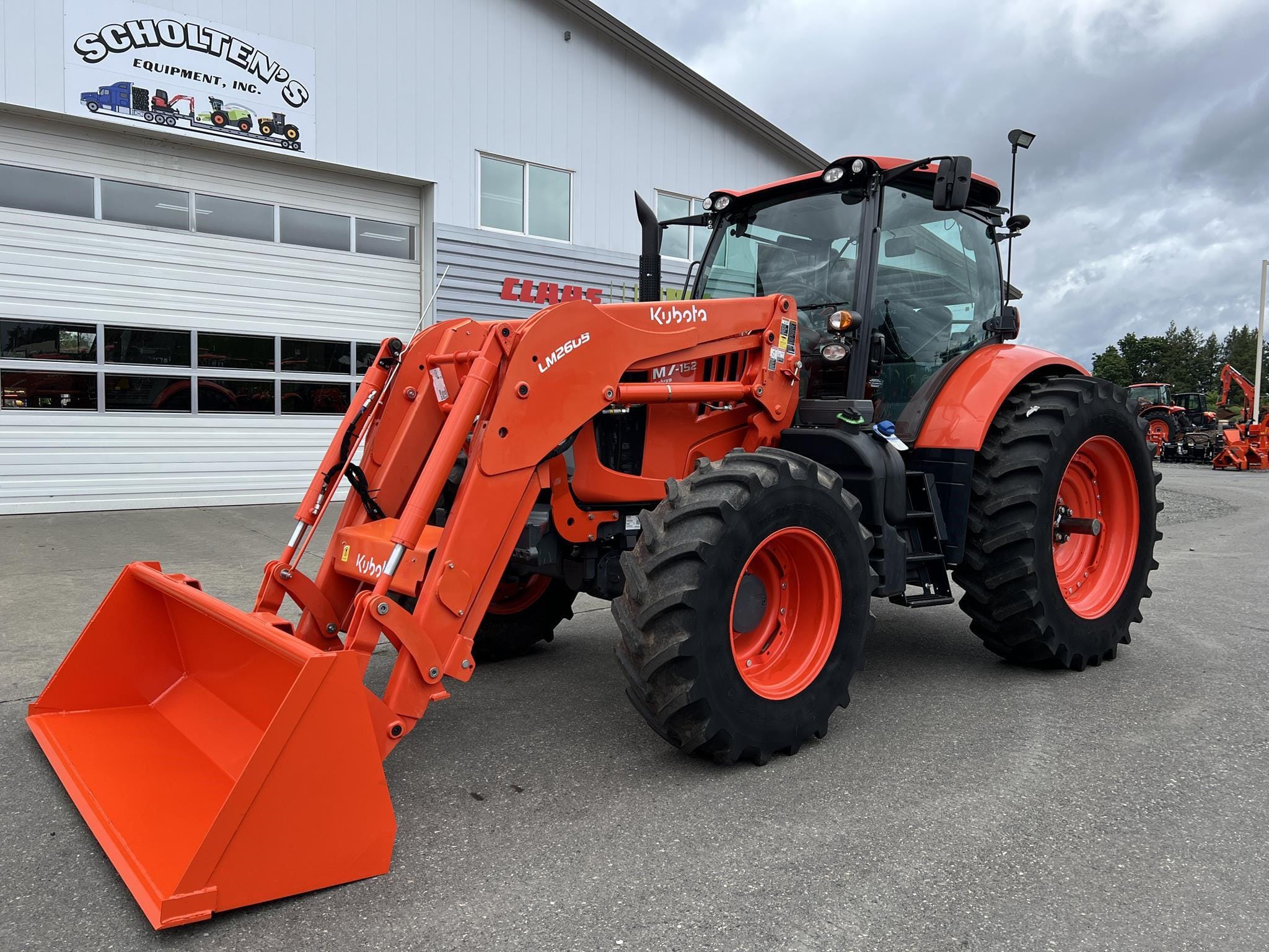 2021 Kubota M7.152 Deluxe Image