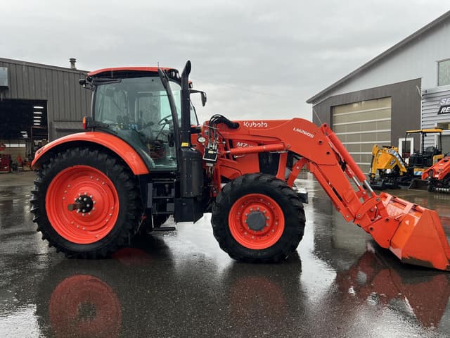 Image of Kubota M7.152 Deluxe equipment image 4