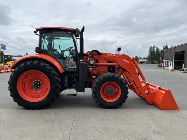 Image of Kubota M7.152 Deluxe equipment image 4