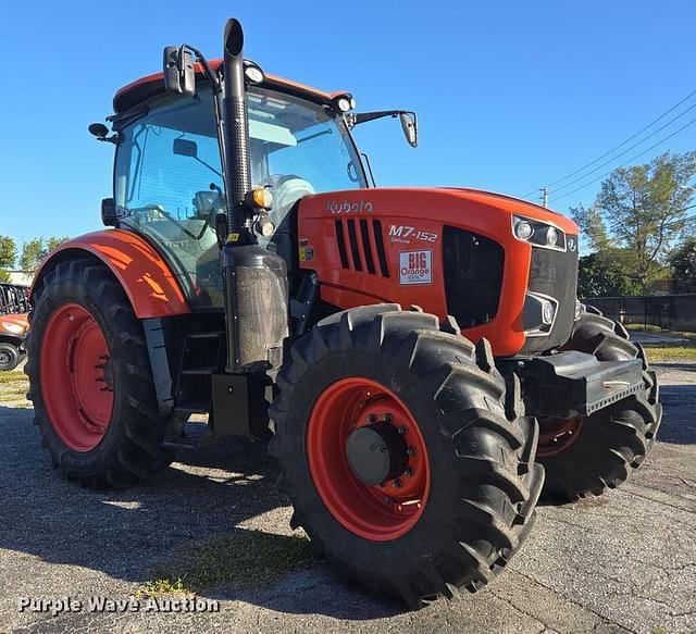 Image of Kubota M7.152 Deluxe equipment image 2