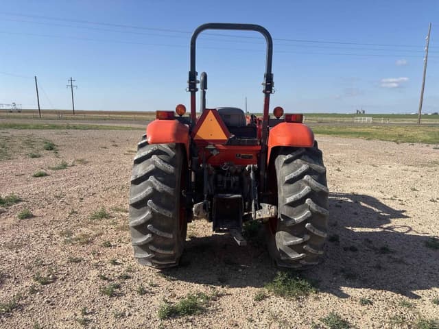 Image of Kubota M7060 equipment image 3