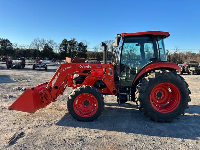 Image of Kubota M7060 equipment image 4