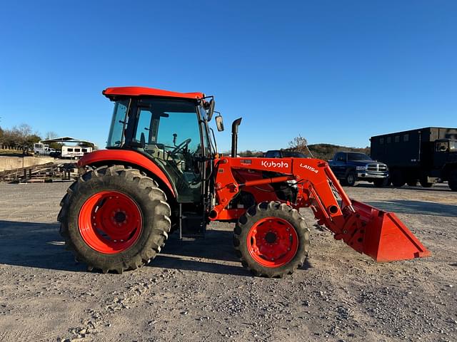 Image of Kubota M7060 equipment image 1