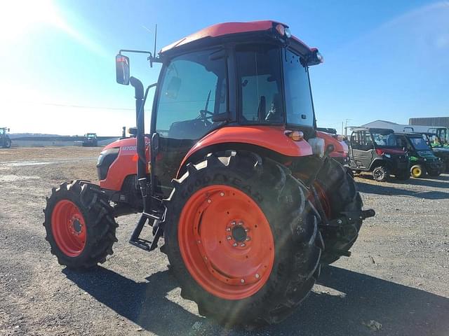 Image of Kubota M7060 equipment image 3