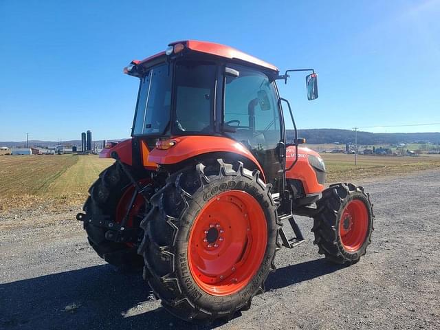 Image of Kubota M7060 equipment image 1