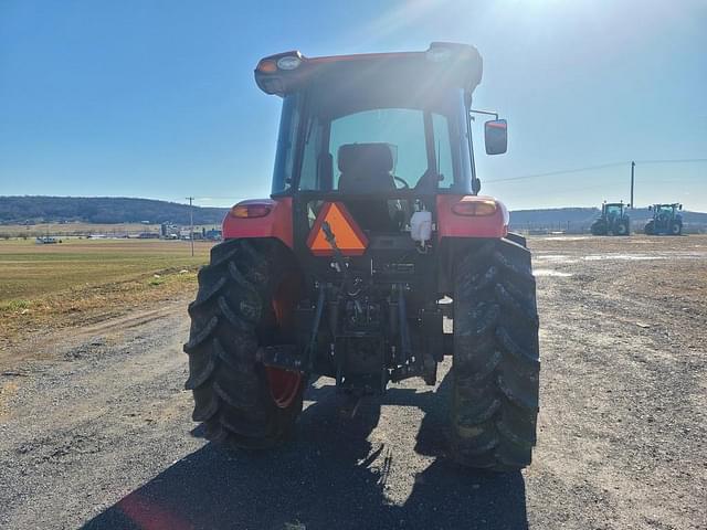 Image of Kubota M7060 equipment image 2